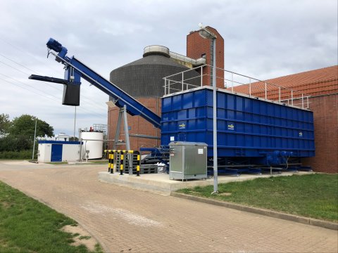 Sludge piling system for the Empede sewage treatment plant